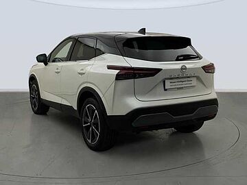 Nissan Qashqai DIG-T 160 mHEV Tekna Xtronic 116 kW (158 CV) Lunar White con Techo Midnight Black (metalizado)